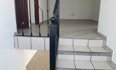 CASA EN RENTA