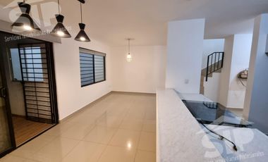 Casa en renta en privado Residencial Triana