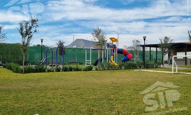 Casa en renta en privado Residencial Triana