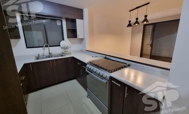Casa en renta en privado Residencial Triana
