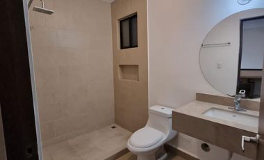 Casa en renta en privado Residencial Triana