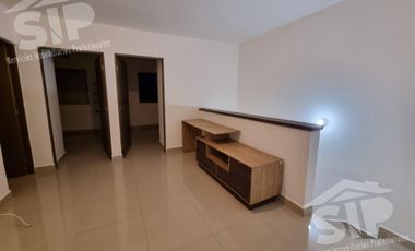 Casa en renta en privado Residencial Triana