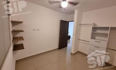 Casa en renta en privado Residencial Triana