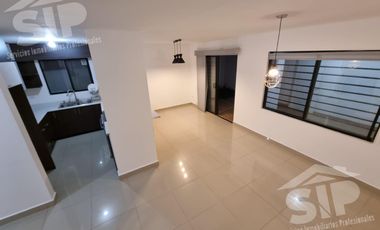 Casa en renta en privado Residencial Triana