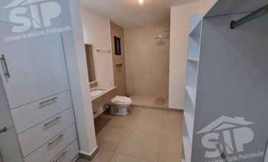 Casa en renta en privado Residencial Triana