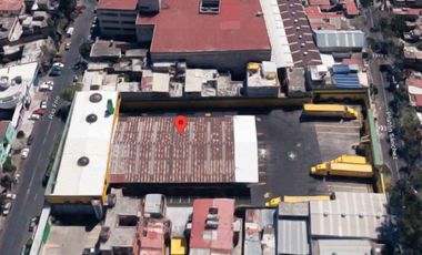 Venta de oficinas con bodega y patio de maniobras