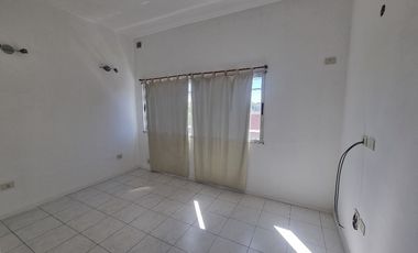 Departamento Tipo Casa en alquiler en Lanus Este
