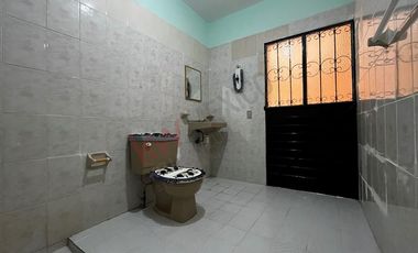 Casa en esquina con terreno de 490 m2 en COITA en VENTA