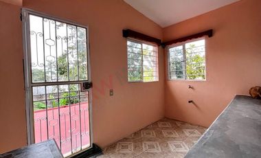 Casa en esquina con terreno de 490 m2 en COITA en VENTA