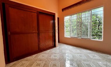 Casa en esquina con terreno de 490 m2 en COITA en VENTA