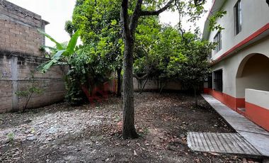 Casa en esquina con terreno de 490 m2 en COITA en VENTA