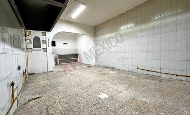 Local comercial en RENTA para RESTAURANT frente a PREPA 1, cerca de TORRE CHIAPAS
