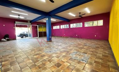 Local comercial en RENTA para RESTAURANT frente a PREPA 1, cerca de TORRE CHIAPAS