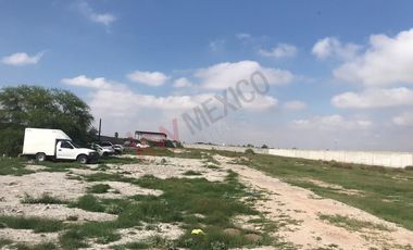 ¡Invierte en un terreno estratégico a solo 800 m de la carretera Torreón-Matamoros!