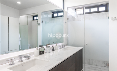 Casa en condominio en venta en Lomas de Bezares