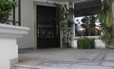 Preciosa casa en Bosques de las Lomas, privada .  Renta