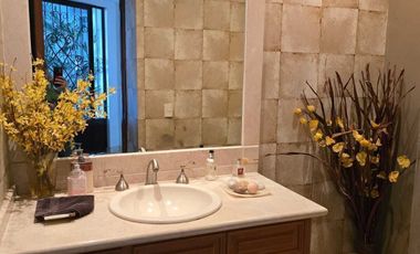 Preciosa casa en Bosques de las Lomas, privada .  Renta