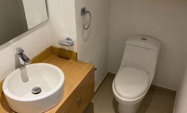 Frente al Grand San Francisco, recién remodelada!