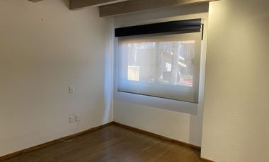 Frente al Grand San Francisco, recién remodelada!