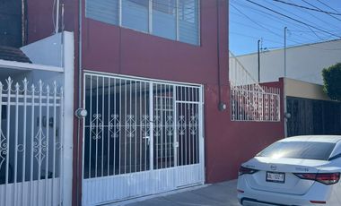 CASA EN VENTA CON RECAMARAS EN PB RESIDENCIAL DEL VALLE  AL PONIENTE DE AGS.