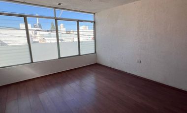 CASA EN VENTA CON RECAMARAS EN PB RESIDENCIAL DEL VALLE  AL PONIENTE DE AGS.