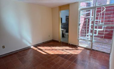 CASA EN VENTA CON RECAMARAS EN PB RESIDENCIAL DEL VALLE  AL PONIENTE DE AGS.