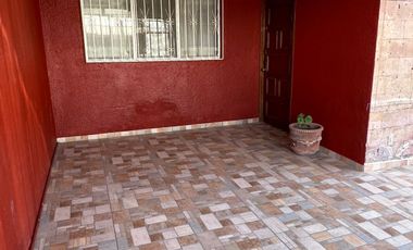 CASA EN VENTA CON RECAMARAS EN PB RESIDENCIAL DEL VALLE  AL PONIENTE DE AGS.