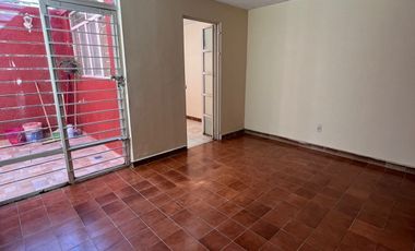 CASA EN VENTA CON RECAMARAS EN PB RESIDENCIAL DEL VALLE  AL PONIENTE DE AGS.