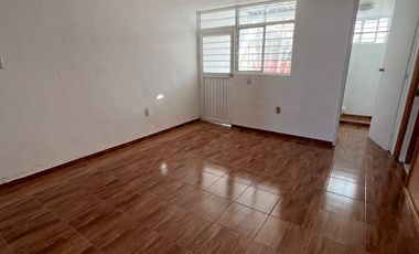CASA EN VENTA CON RECAMARAS EN PB RESIDENCIAL DEL VALLE  AL PONIENTE DE AGS.