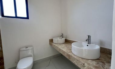 CASA EN VENTA DE 3 HABITACIONES Y ALBERCA EN PRIVADA CON AMENIDADES, ZENDERA