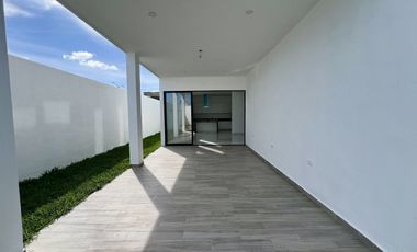 CASA EN VENTA DE 3 HABITACIONES Y ALBERCA EN PRIVADA CON AMENIDADES, ZENDERA