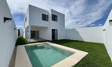 CASA EN VENTA DE 3 HABITACIONES Y ALBERCA EN PRIVADA CON AMENIDADES, ZENDERA