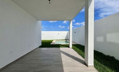 CASA EN VENTA DE 3 HABITACIONES Y ALBERCA EN PRIVADA CON AMENIDADES, ZENDERA