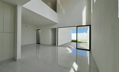 CASA EN VENTA DE 3 HABITACIONES Y ALBERCA EN PRIVADA CON AMENIDADES, ZENDERA