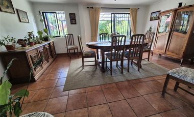Casa en Arriendo en Avenida María Dolores 2361