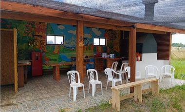 SE VENDE CASA EN PARCELA A 5 KILÓMETROS DE LOS NGELES