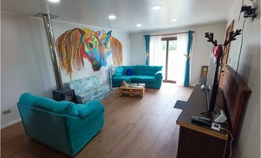 SE VENDE CASA EN PARCELA A 5 KILÓMETROS DE LOS NGELES