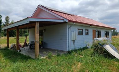 SE VENDE CASA EN PARCELA A 5 KILÓMETROS DE LOS NGELES