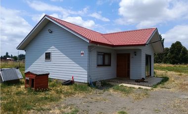 SE VENDE CASA EN PARCELA A 5 KILÓMETROS DE LOS NGELES