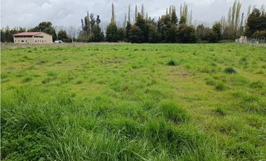 SE VENDE PARCELA ORILLA DE CARRETERA A 4 KILÓMETROS DE LOS NGELES