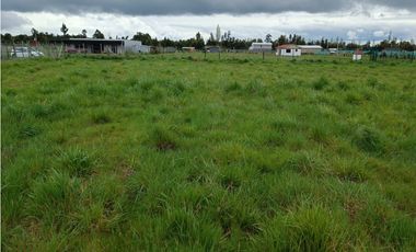 SE VENDE PARCELA ORILLA DE CARRETERA A 4 KILÓMETROS DE LOS NGELES