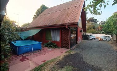SE VENDE PROPIEDAD CON 3 CASAS EN CALLE LATORRE