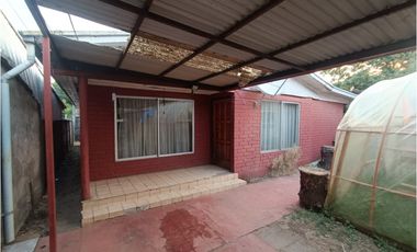 SE VENDE PROPIEDAD CON 3 CASAS EN CALLE LATORRE