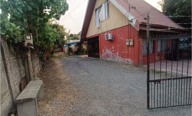 SE VENDE PROPIEDAD CON 3 CASAS EN CALLE LATORRE