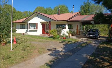 SE VENDE PARCELA CON DOS CASAS COUNTRY SANTA CATALINA
