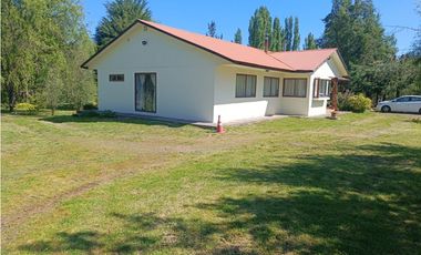 SE VENDE PARCELA CON DOS CASAS COUNTRY SANTA CATALINA
