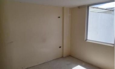 VIVIENDA UNIFAMILIAR DE 3 PISOS, EN VENTA, EN SAN JOSÉ DE MORÁN CALDERÓN-PICHINCHA