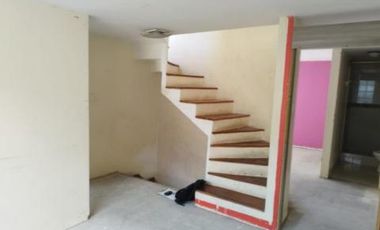 VIVIENDA UNIFAMILIAR DE 3 PISOS, EN VENTA, EN SAN JOSÉ DE MORÁN CALDERÓN-PICHINCHA