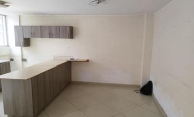 VIVIENDA UNIFAMILIAR DE 3 PISOS, EN VENTA, EN SAN JOSÉ DE MORÁN CALDERÓN-PICHINCHA