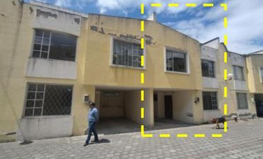 VIVIENDA UNIFAMILIAR DE 3 PISOS, EN VENTA, EN SAN JOSÉ DE MORÁN CALDERÓN-PICHINCHA